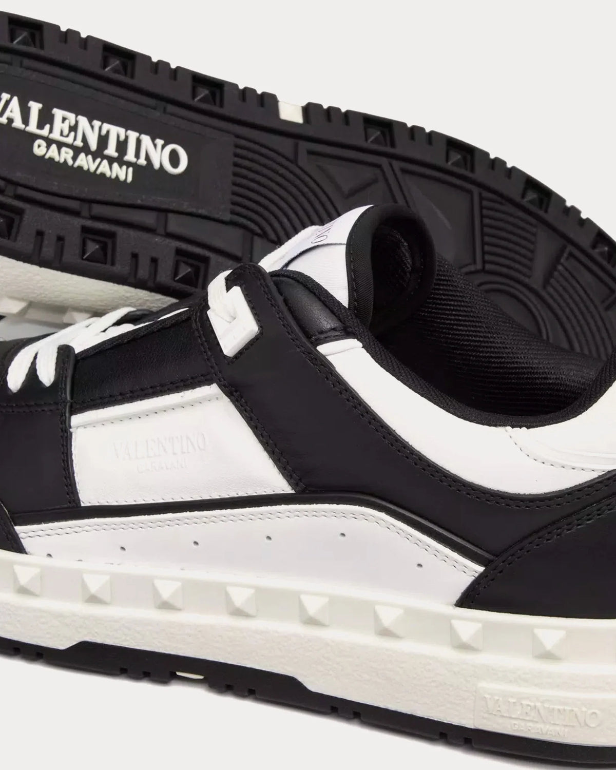 Valentino Garavani Freedots Sneaker 'Black/White'